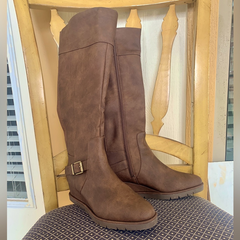 Women’s brown wedge boots. Size: 10w  NWOT never worn